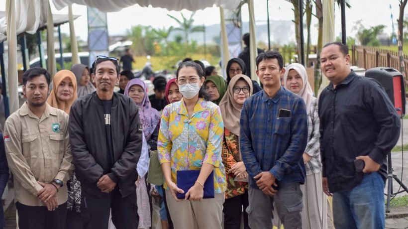 Bank Sampah Gesang dan PT RapidPlas Kolaborasi Edukasi Pengelolaan Sampah Plastik Lewat Ecobrick