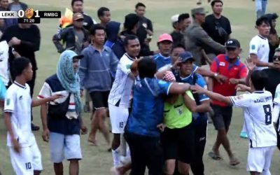 Piala Bupati Pasuruan 2026 Ternoda Kericuhan, Ratusan Suporter Lekok United Hakimi Wasit