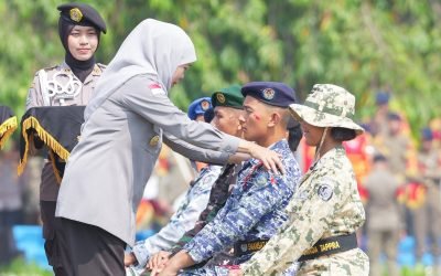 Gubernur Khofifah Pimpin Pembaretan 1.334 Taruna Jatim, Tekankan Disiplin Tanpa Kekerasan
