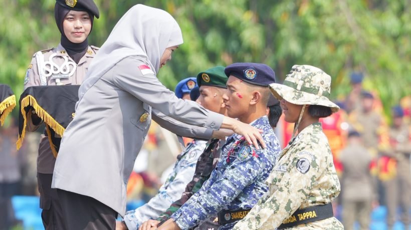 Gubernur Khofifah Pimpin Pembaretan 1.334 Taruna Jatim, Tekankan Disiplin Tanpa Kekerasan