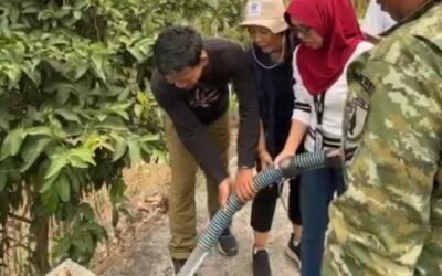 Pipa Air Rusak akibat Karhutla Arjuno-Welirang, Cargill Salurkan 20.000 Liter Air Bersih ke Jatiarjo