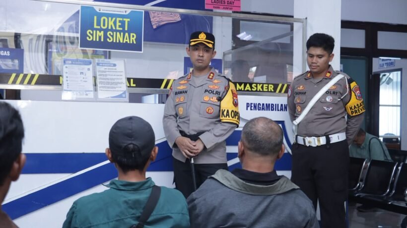 Kapolres Pasuruan Sosialisasikan Operasi Patuh Semeru 2026 Sekaligus Sapa Pemohon SIM
