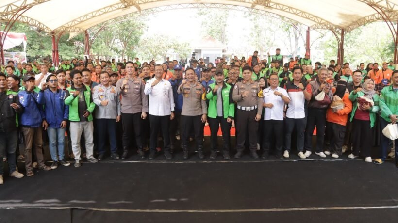 Silaturahmi Bersama Driver Ojol, Kapolres Pasuruan Pesan Kamtibmas dan Ingatkan Keselamatan
