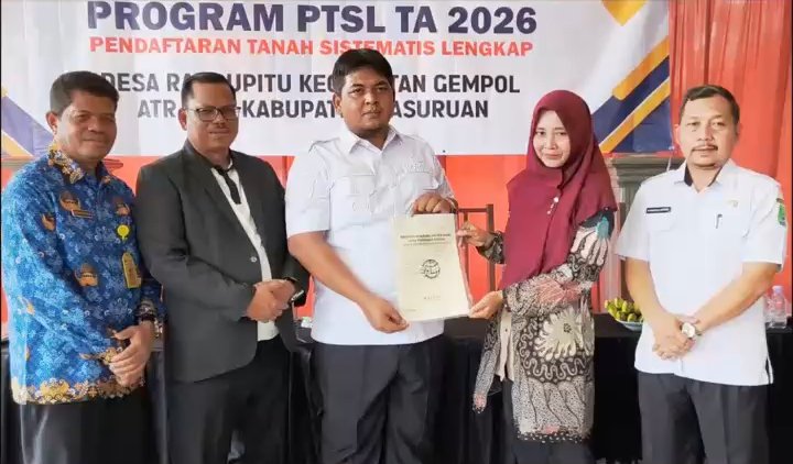 Sertifikat Tanah Yang Dinanti Puluhan Tahun, Tuntas Dalam PTSL Desa Randupitu